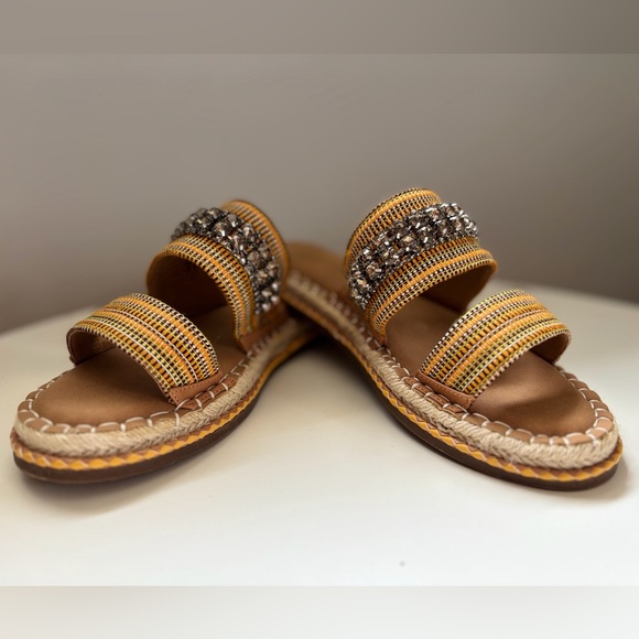 EUC CROWN VINTAGE SANDALS SIZE 8M - Picture 1 of 6